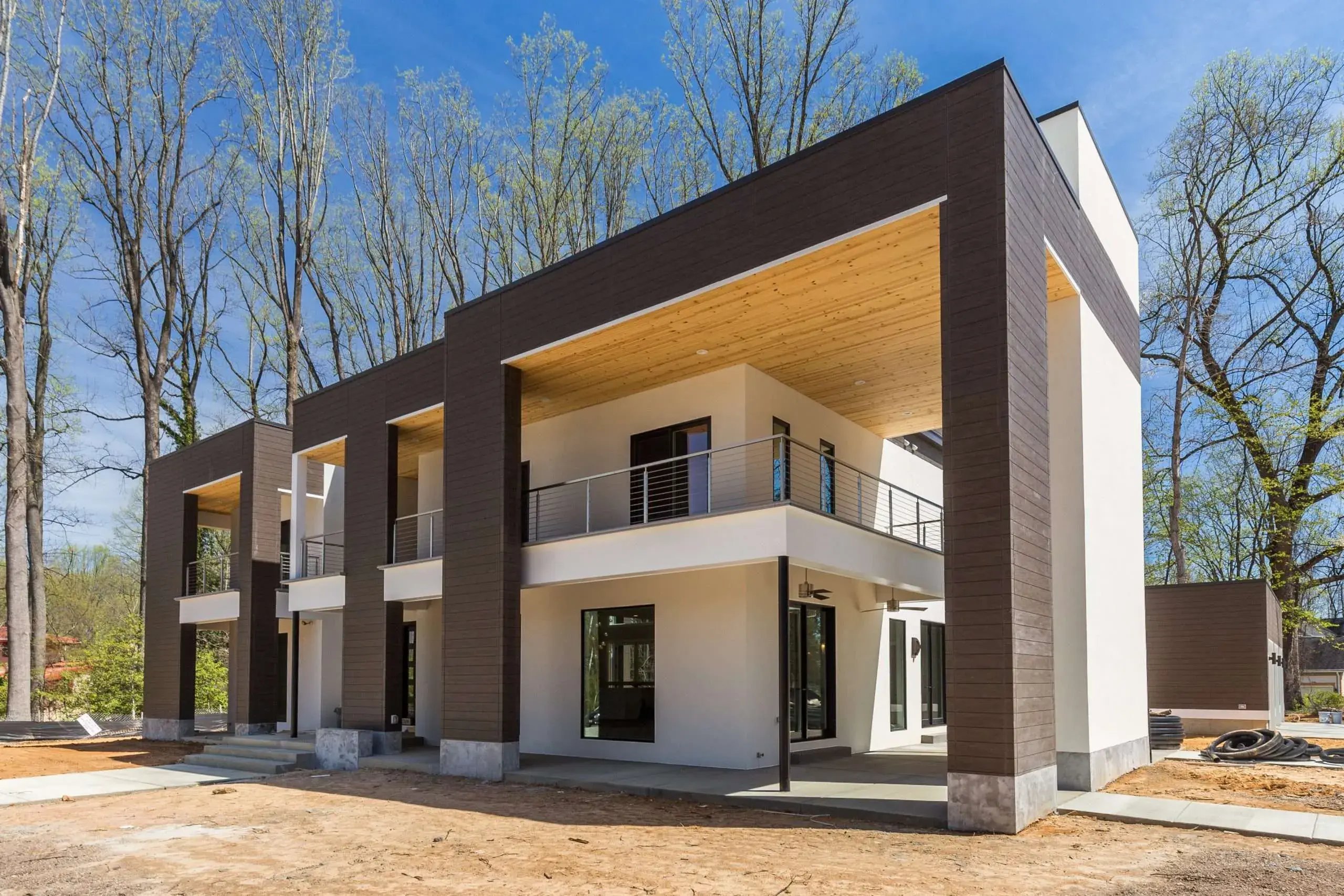 modern-home-exterior-view-columns