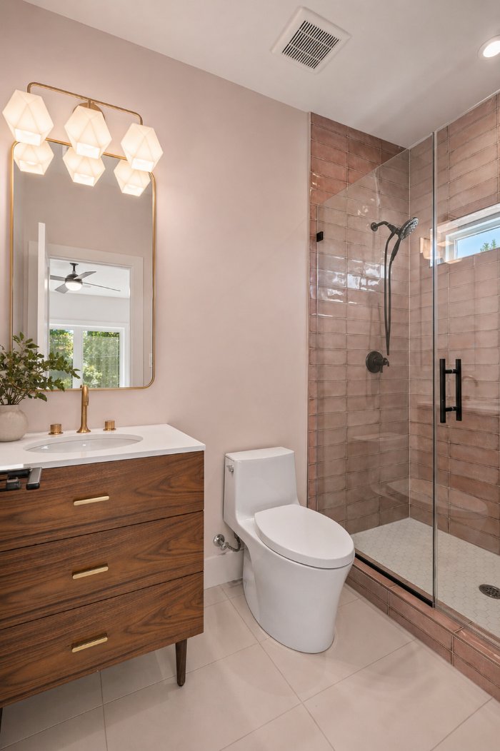 Bethesda_Modern Farmhouse_Bath by August Homes