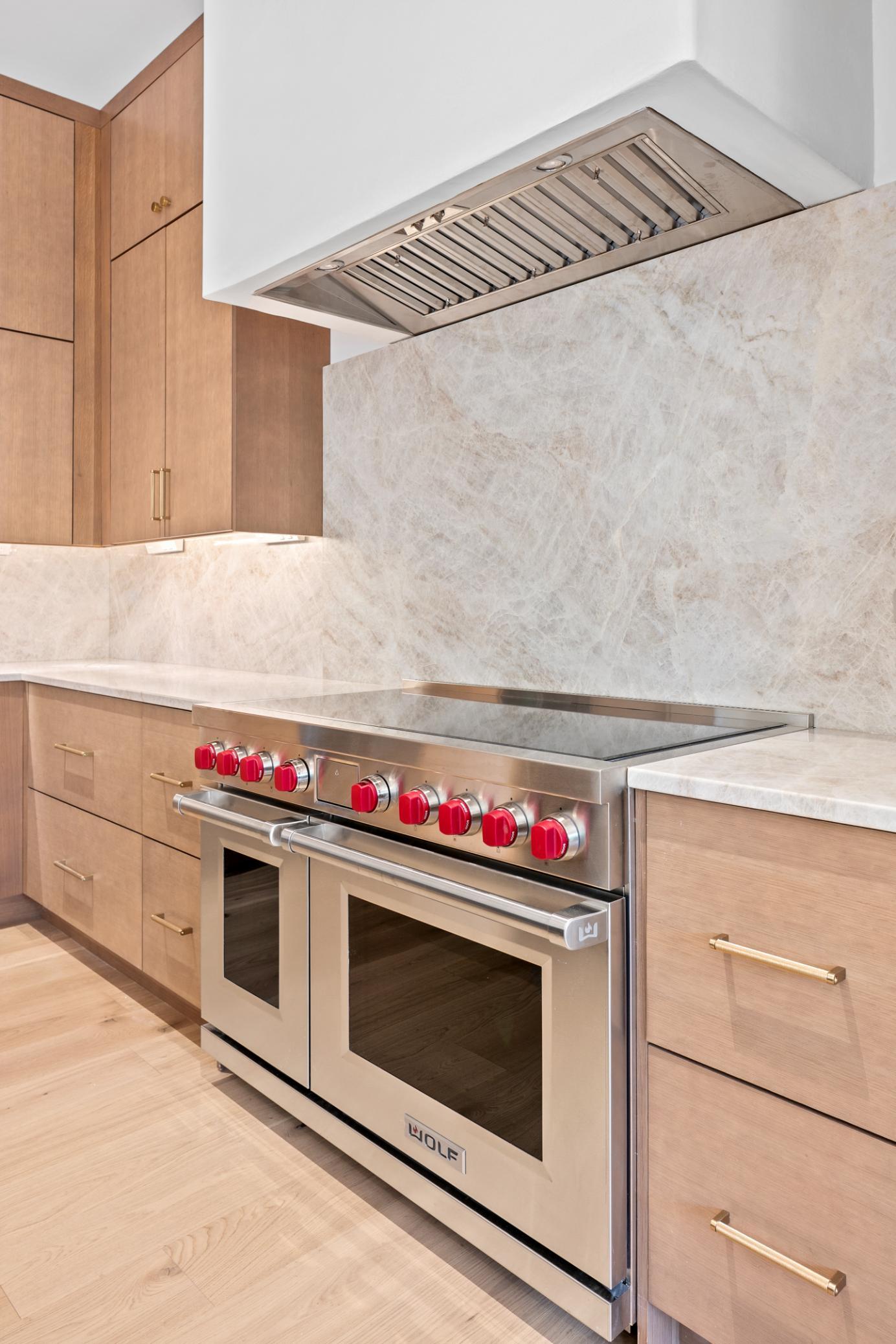 McLean Contemporary_Kitchen by August Homes