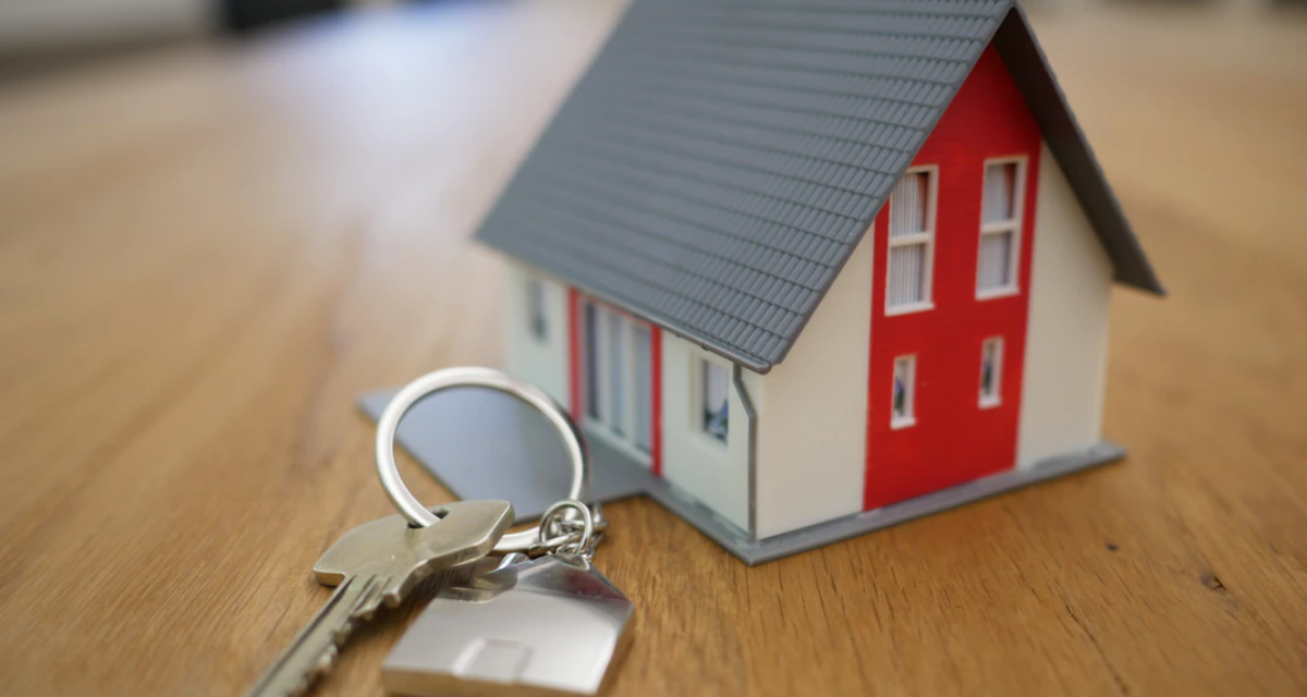 Custom Homes or Buy an Old House: Which is Better?